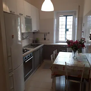https://mirandolina.it-romehotels.com