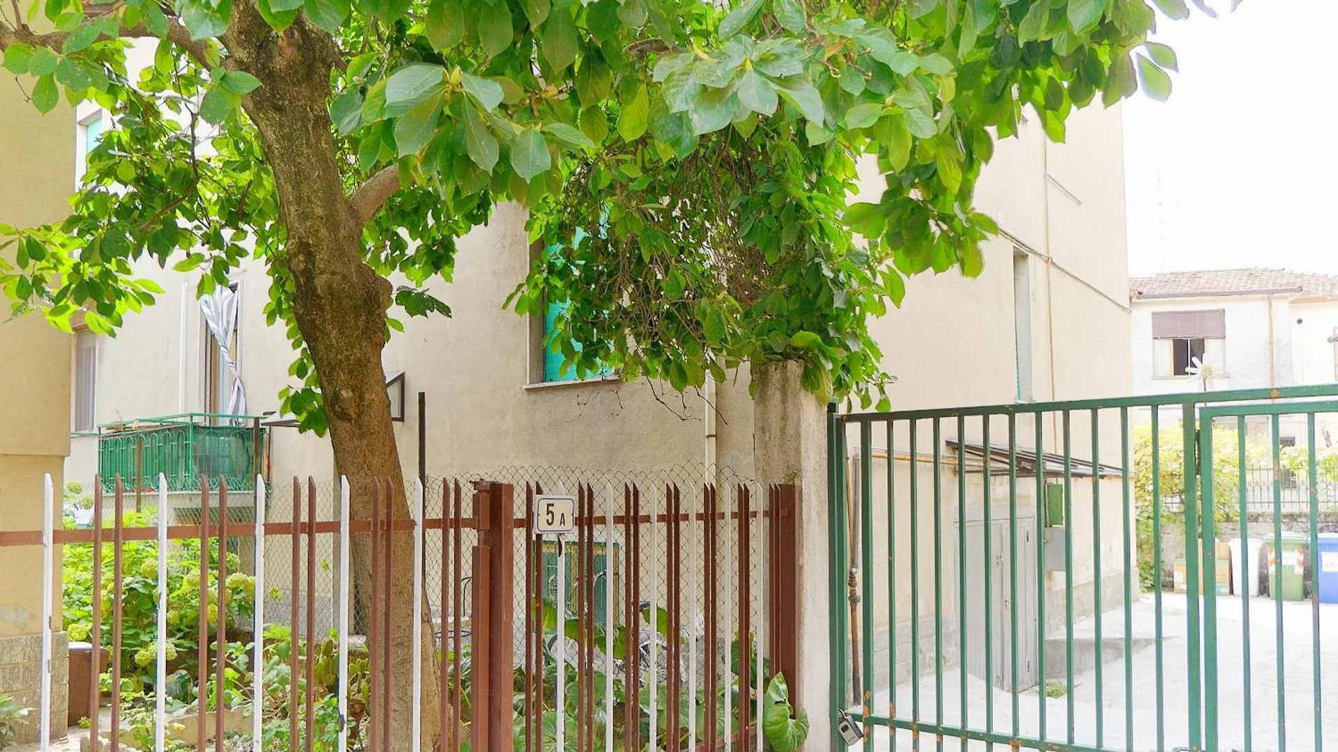 Rho Fiera Apartment Near The Metro Pero Italia