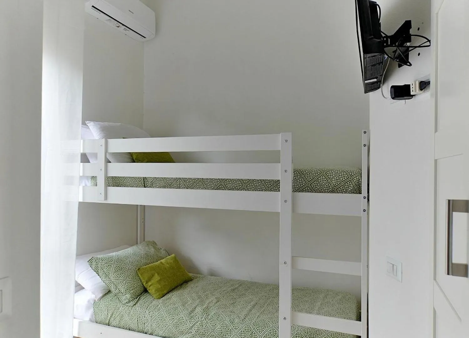 Rho Fiera Apartment Near The Metro Pero Italia